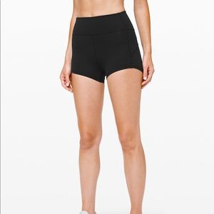 Lululemon In Movement Short Everlux 2.5”